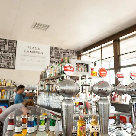 普拉亚坎布里尔斯露营酒店 营地 坎布里尔斯
