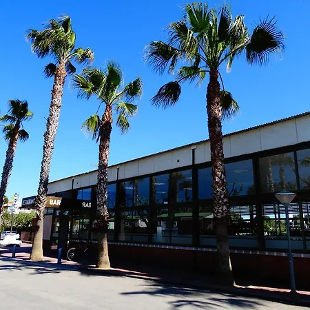 普拉亚坎布里尔斯露营酒店 营地 坎布里尔斯