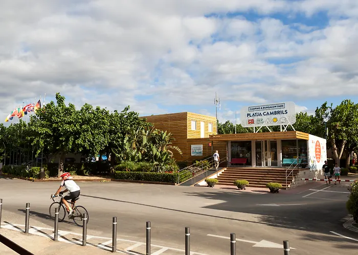 キャンプ場 カンピング プラチャ カンブリルス